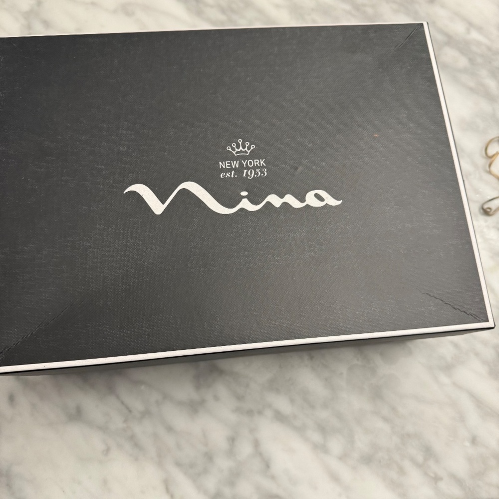 Brand New NINA Women's Gold Glitter Rhinestone Padded Veniza Almond Toe Stiletto - Picture 2 of 5